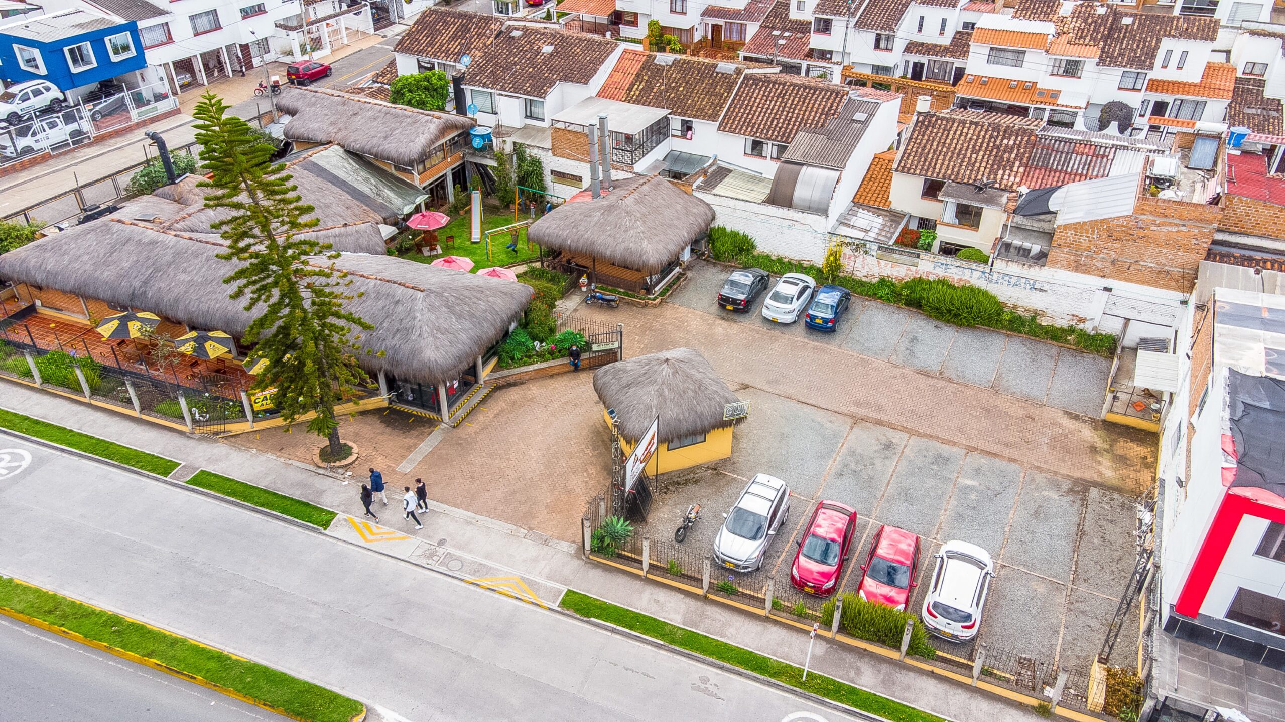 Amplio Parqueadero Privado en Pasto